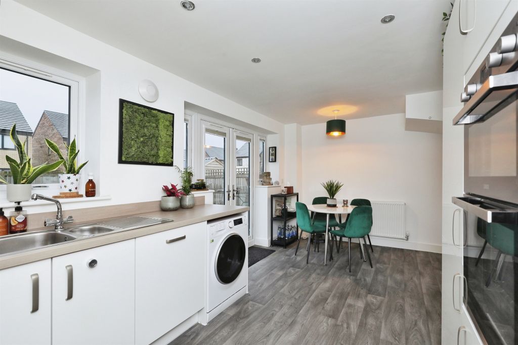 Additional image 8 of 3 bed semi-detached house for saleSwan Road, Lakeside, Doncaster DN4