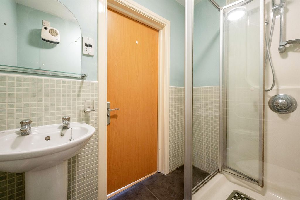 Additional image 8 of 3 bed flat for saleFewston Way, Lakeside, Doncaster DN4