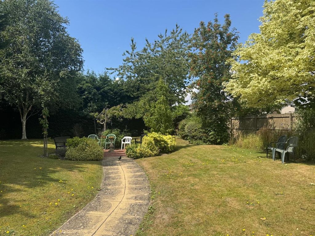 Additional image 4 of 2 bed flat for saleHudson Court, Hessle HU13