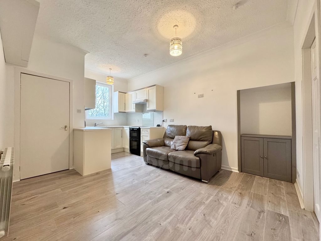2 bed flat for saleMains Road, Beith KA15 photo 2
