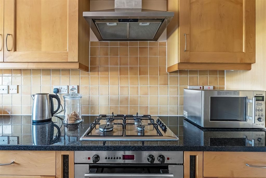Additional image 11 of 2 bed flat for saleMarlborough Court, The Marld, Ashtead KT21