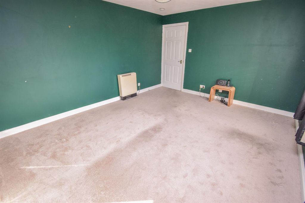Additional image 9 of 2 bed flat for sale17 Springfield Gardens, Inverness IV3