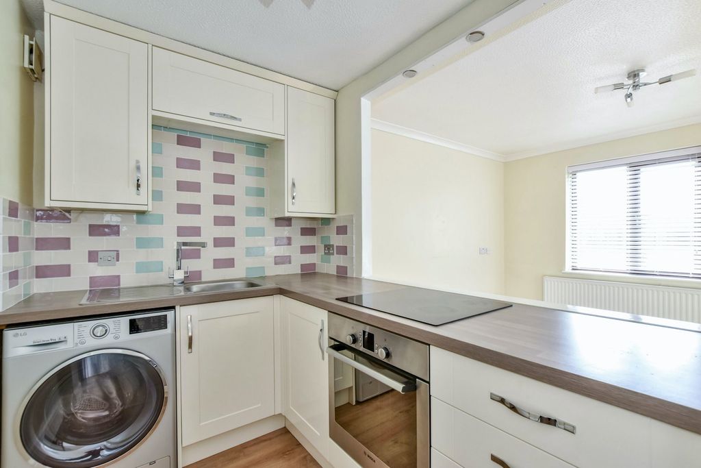 Additional image 10 of 1 bed maisonette for saleDe Havilland Way, Abbots Langley WD5