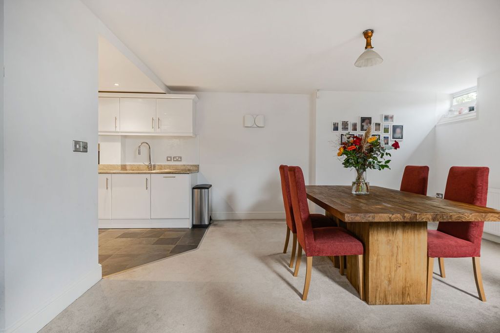 Additional image 10 of 2 bed flat for saleCrescent Road, Beckenham BR3
