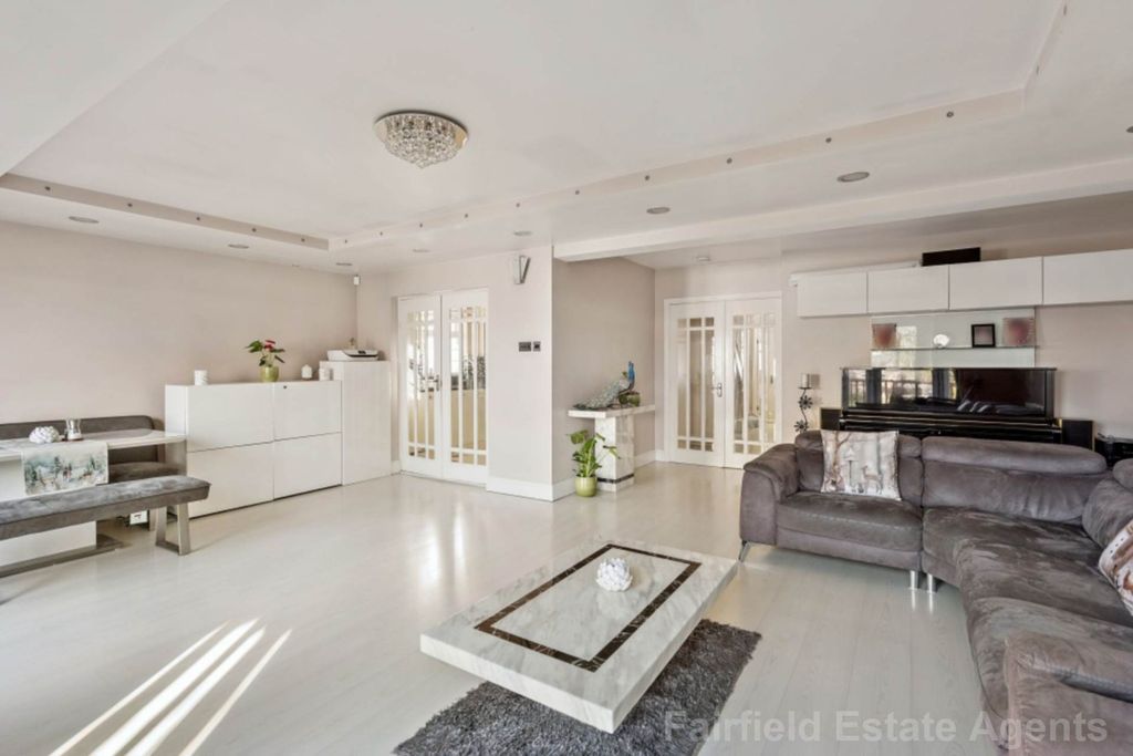 Additional image 2 of 4 bed semi-detached bungalow for saleSt. Georges Drive, Carpenders Park, Watford WD19