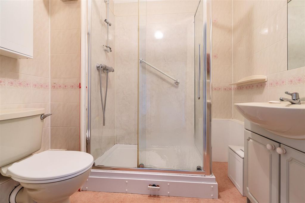 Additional image 11 of 2 bed flat for saleUnion Lane, Chesterton, Cambridge CB4