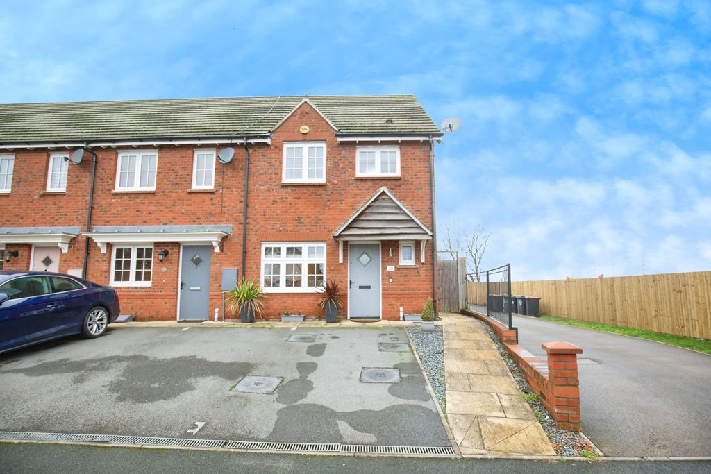 3 bed end terrace house for salePanama Drive, Atherstone CV9