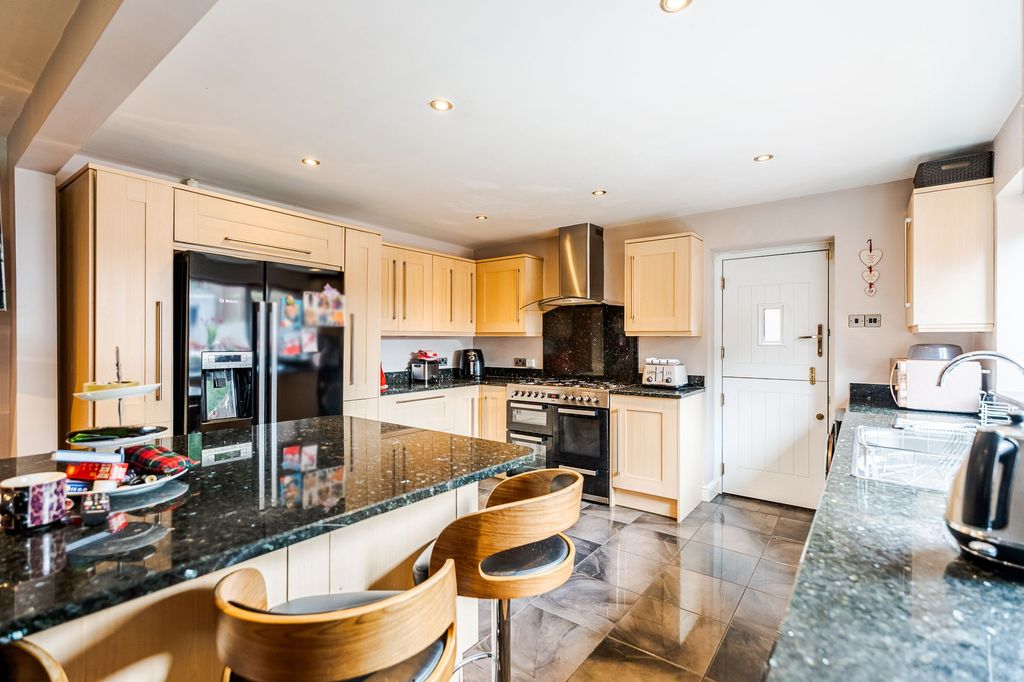 Additional image 6 of 6 bed detached house for saleLea Road, Batley WF17