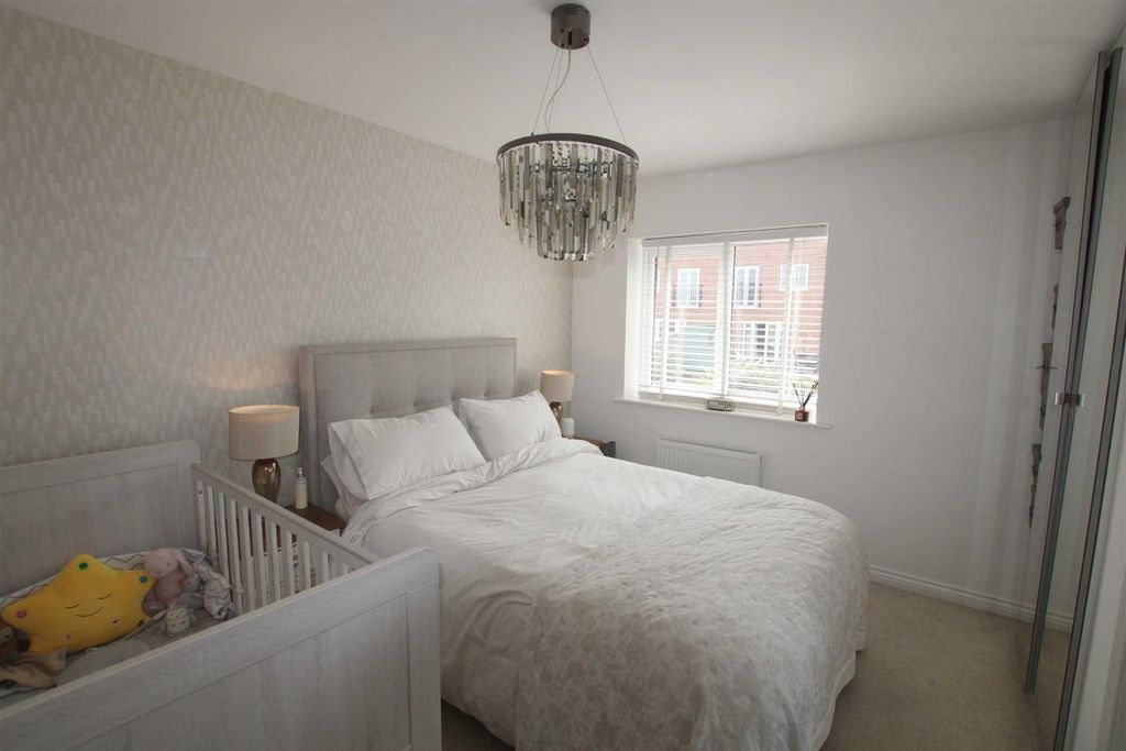 Additional image 9 of 3 bed semi-detached house for salePiebridge Way, Wortley, Leeds LS12