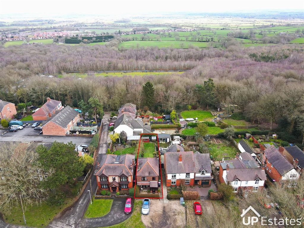 3 bed detached house for saleThe Common, Baddesley Ensor, Nr Atherstone CV9 photo 2