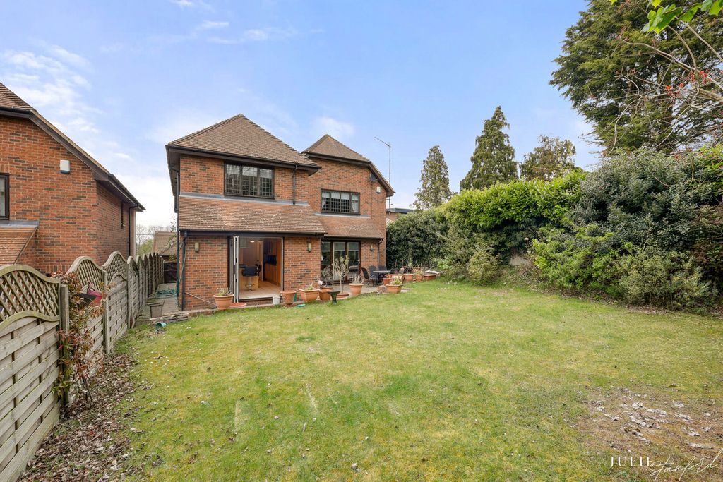 Additional image 25 of 6 bed detached house for saleLee Chapel Lane, Basildon SS16