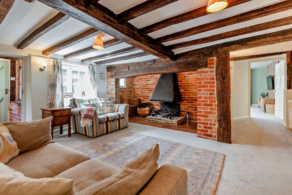 Additional image 5 of 6 bed detached house for saleEast Street, Billingshurst, West Sussex RH14