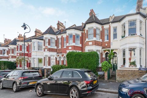 Rathcoole Gardens N8