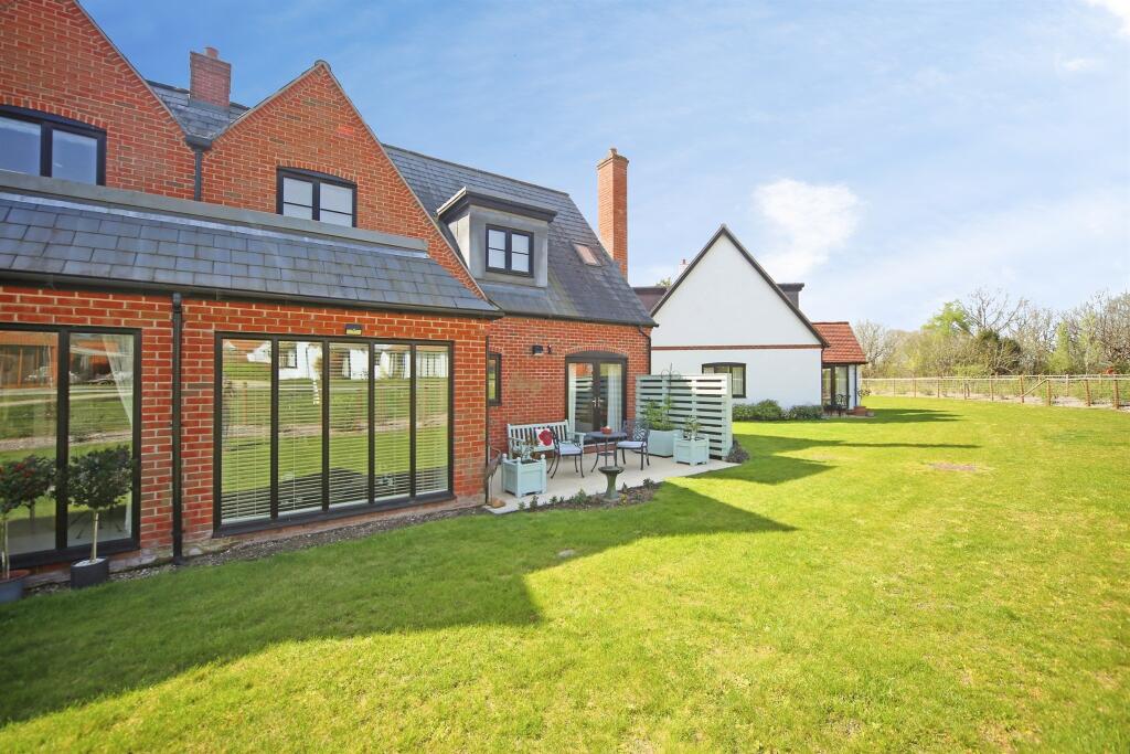 Additional image 21 of Larch Court, Great Alne, Alcester