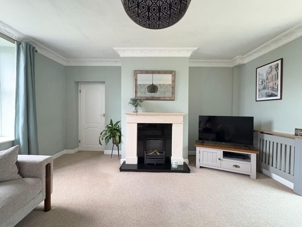 Additional image 3 of 4 bed terraced house for saleHigh Street, Hanging Heaton, Batley WF17