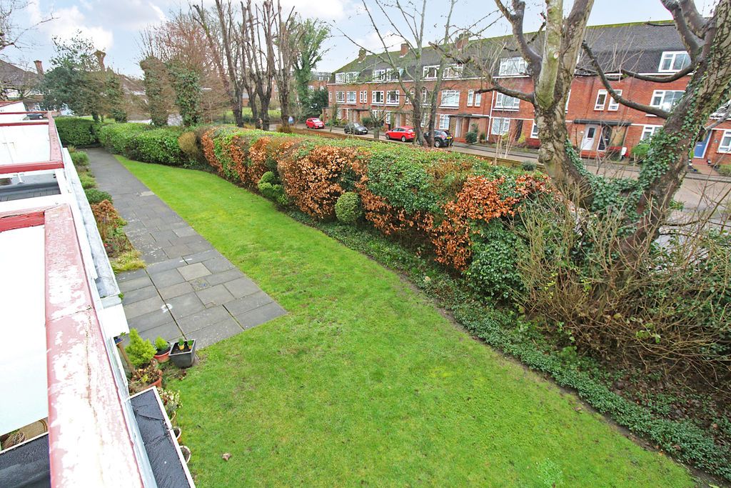 Additional image 12 of 2 bed flat for saleWoodmansterne Lane, Banstead SM7