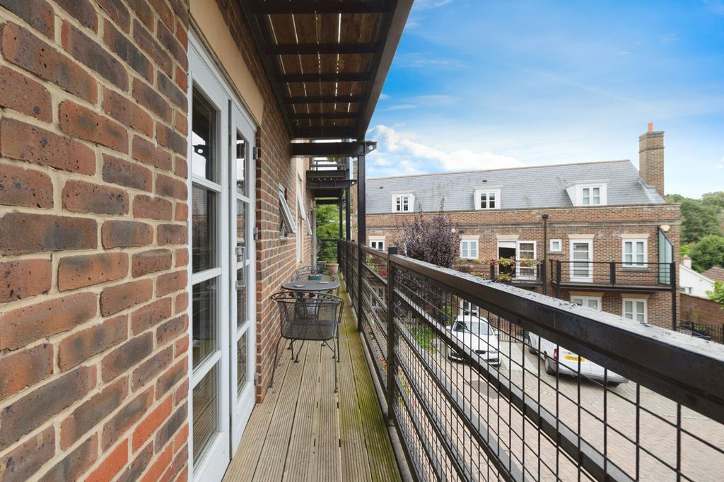 Additional image 5 of 3 bed flat for saleAlexander Mews, High Street, Billericay, Essex CM12