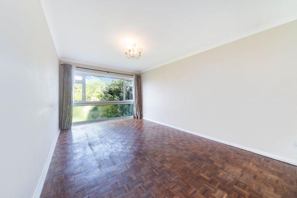 Additional image 2 of 2 bed flat for saleFoxgrove Road, Beckenham BR3