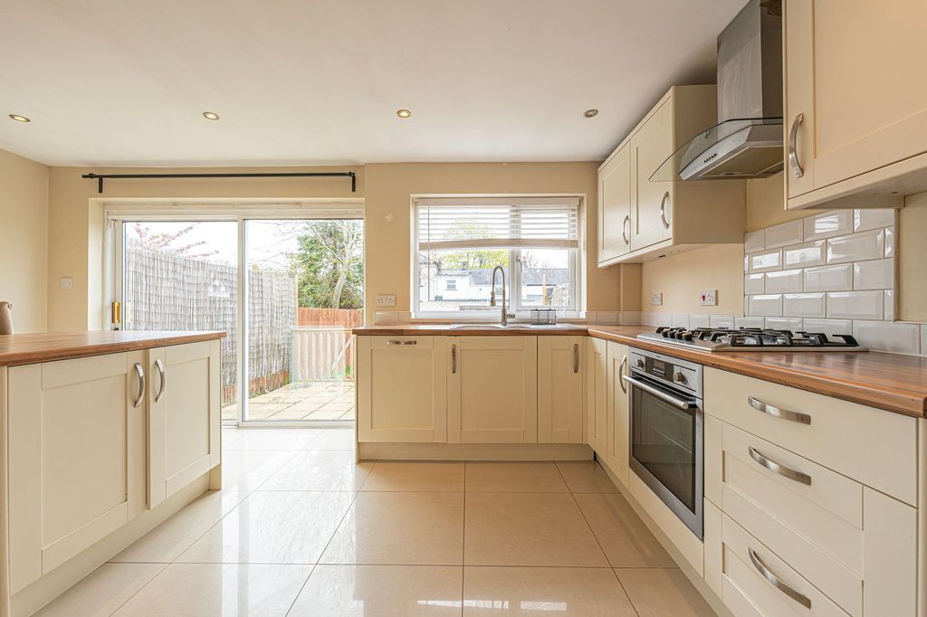 Additional image 6 of 3 bed terraced house for saleBroadwalk, Caerleon NP18