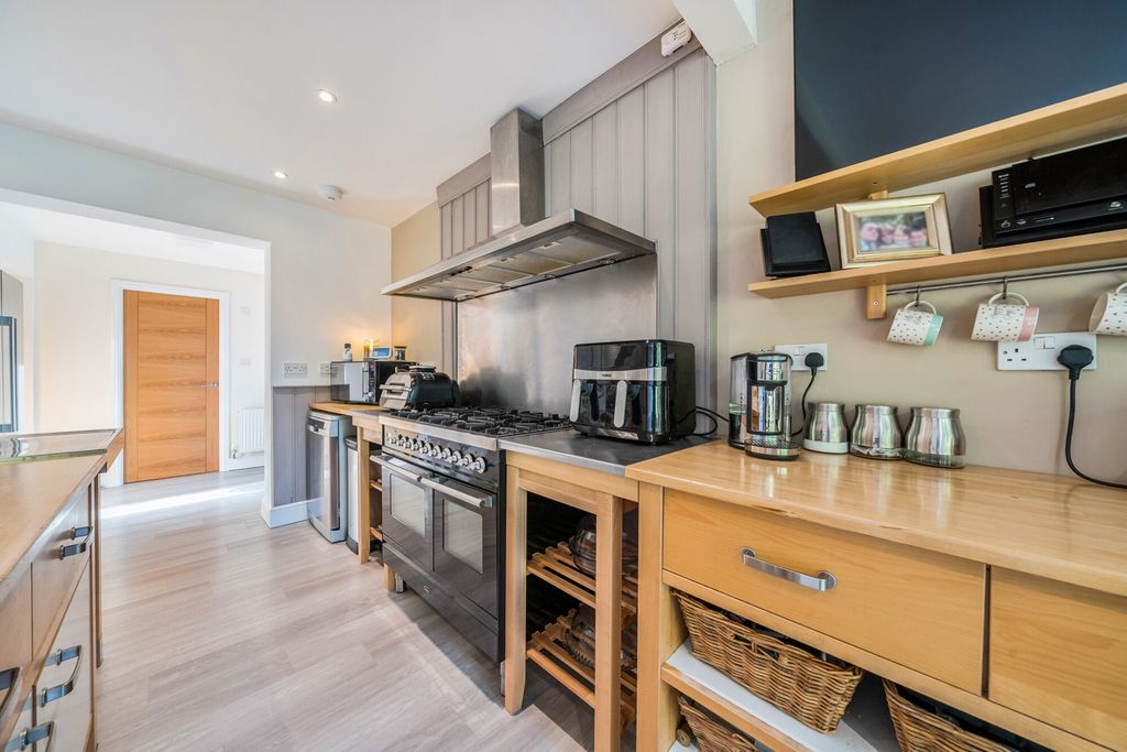 Additional image 21 of 8 bed detached house for saleFremantle Road, Belvedere DA17