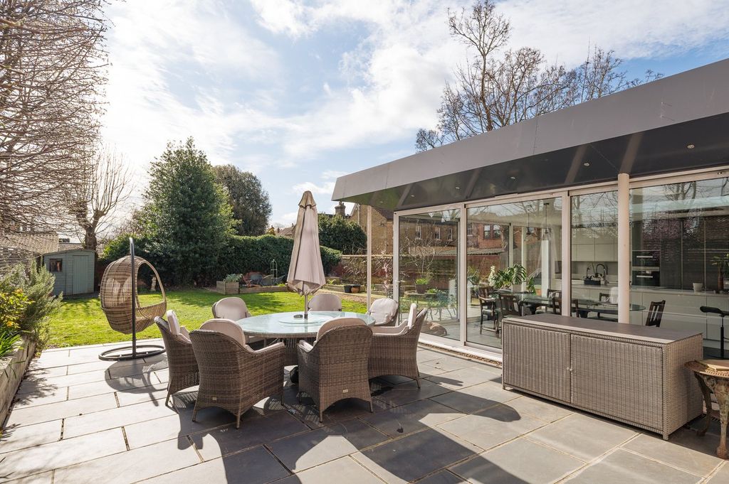 Additional image 6 of 7 bed detached house for saleGoldington Road, Bedford MK40