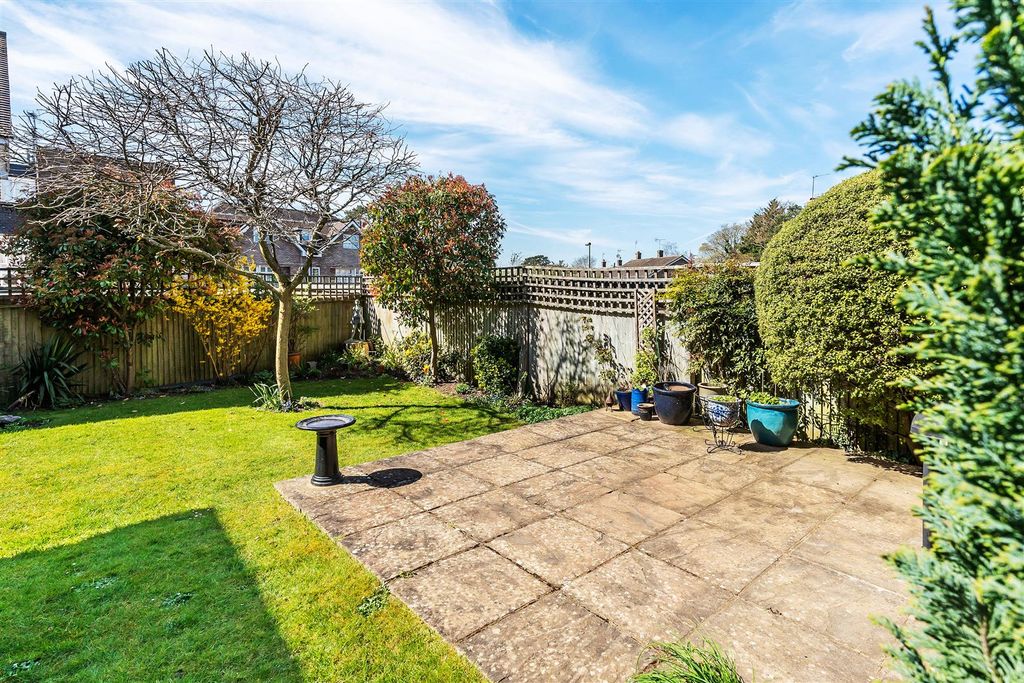 Additional image 20 of 2 bed flat for saleMarlborough Court, The Marld, Ashtead KT21