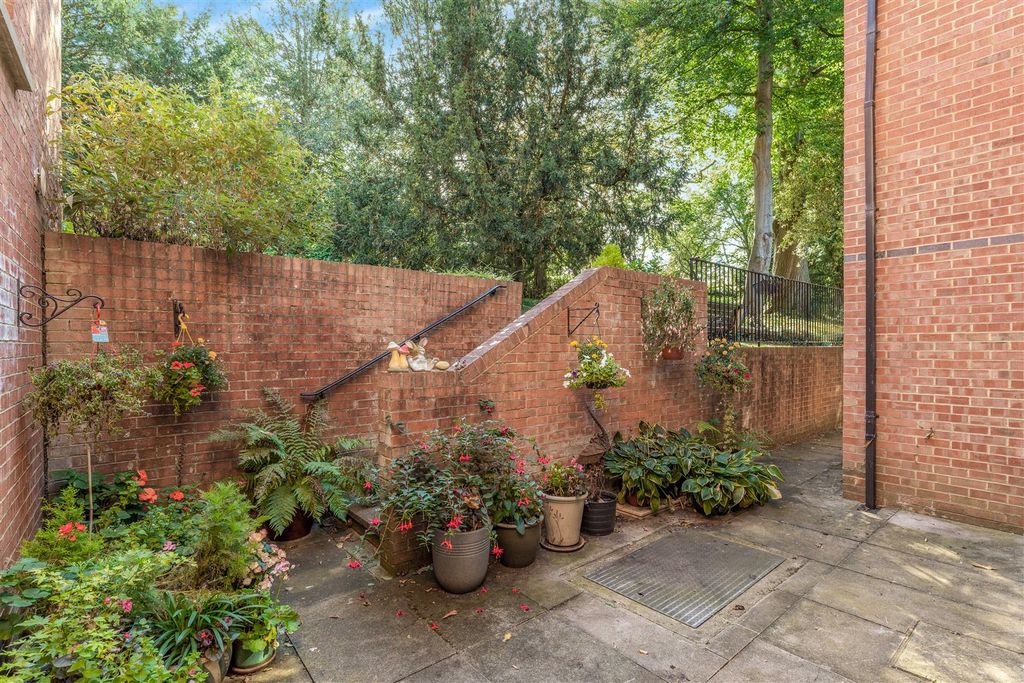 Additional image 17 of 2 bed flat for saleHornbeam Close, Banbury OX16