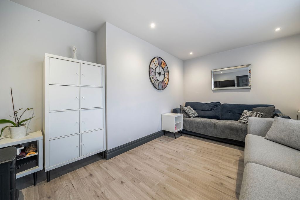 Additional image 3 of 3 bed terraced house for saleDartmouth Walk, Basingstoke RG22