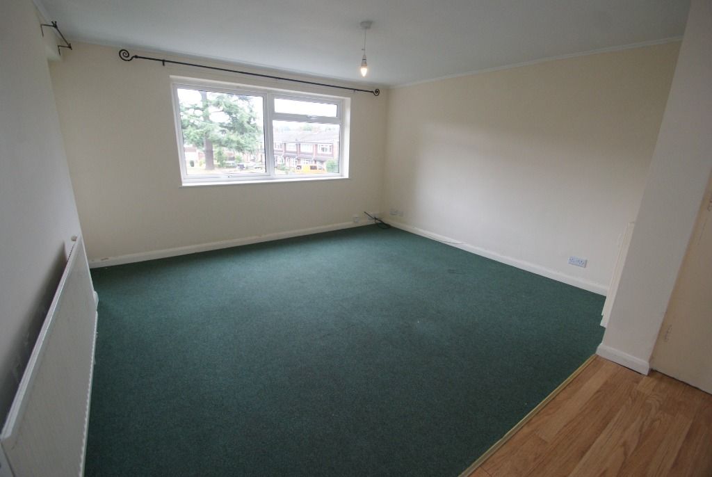 2 bed flat for saleThe Elms, Andover SP10 photo 5