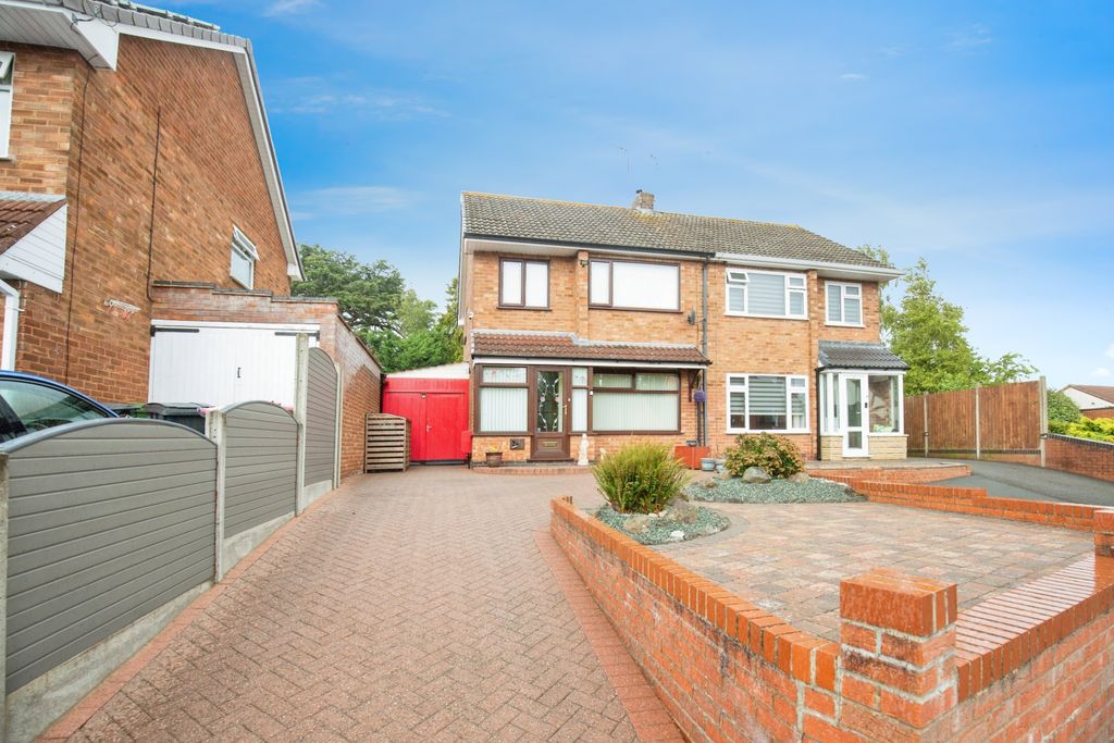 3 bed semi-detached house for saleGreendale Road, Atherstone CV9