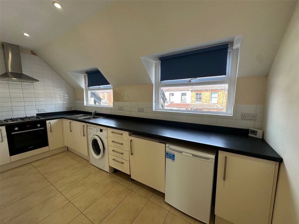 Additional image 7 of 2 bed flat for saleSt. Michaels Road, Aldershot, Hampshire GU12