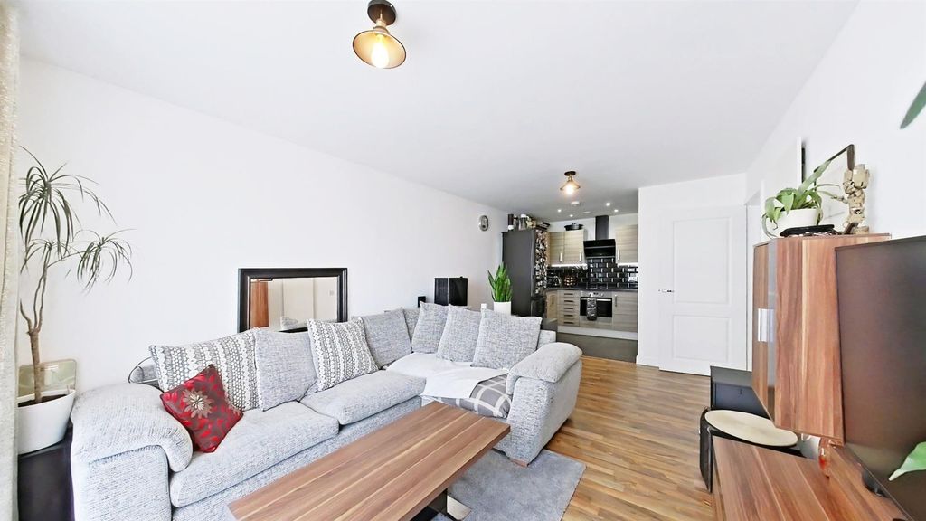 Additional image 4 of 2 bed flat for saleLittle Brights Road, Belvedere DA17