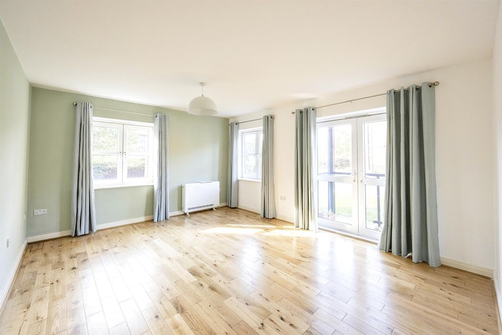 Additional image 2 of 3 bed flat for saleFewston Way, Lakeside, Doncaster DN4
