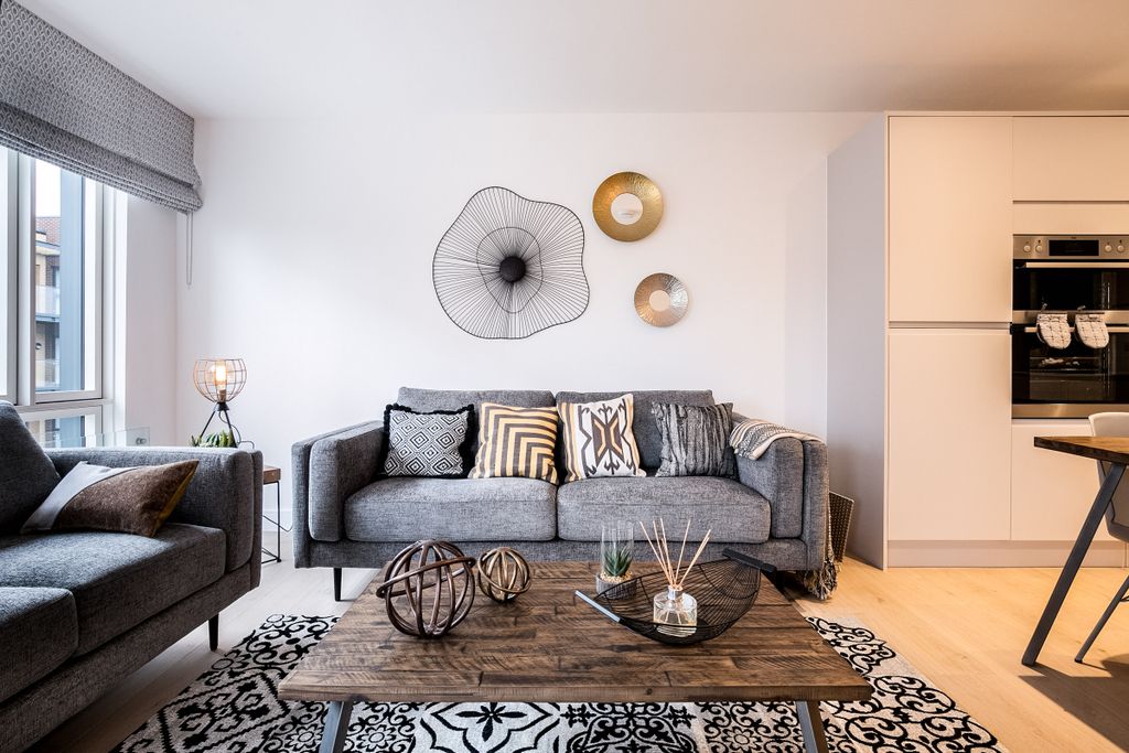 Additional image 2 of 4 bed town house for saleBonsai Point, London NW9