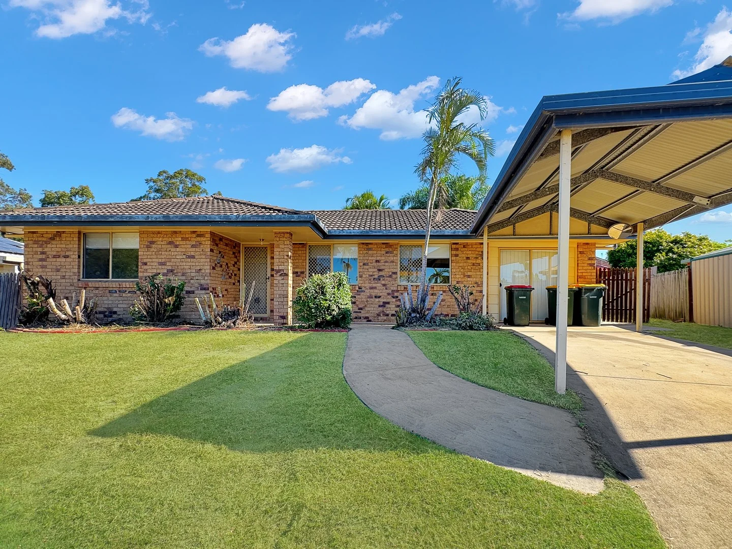 6 Palm Court, Clinton QLD 4680