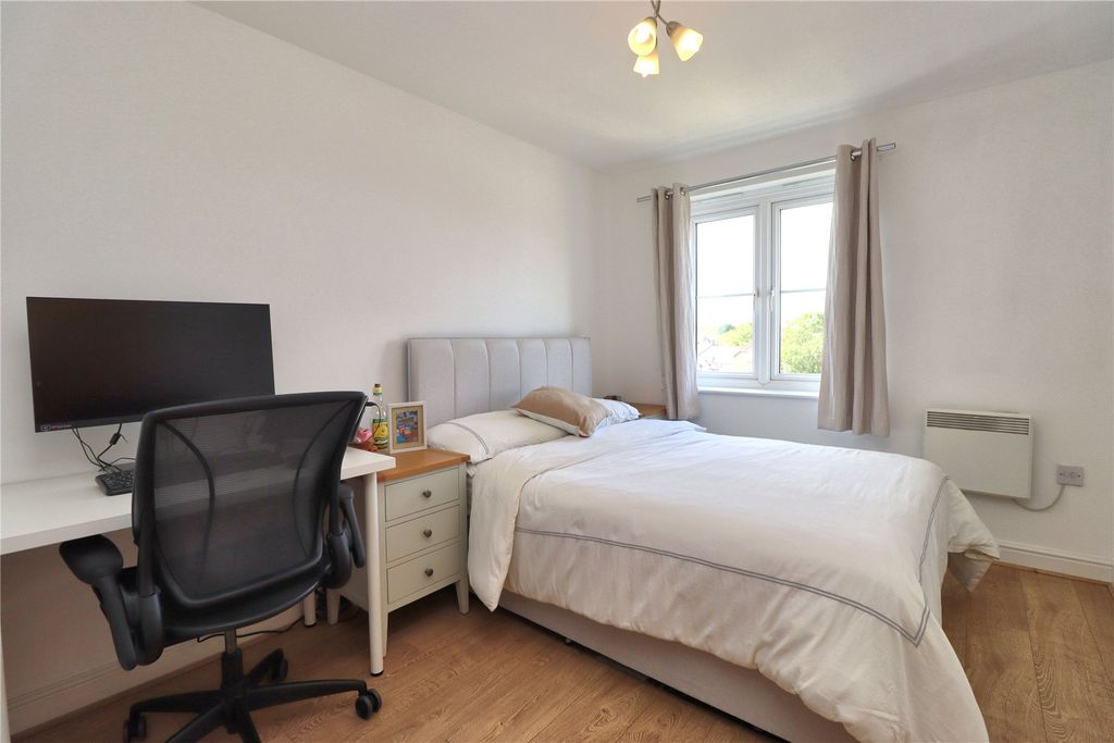 Additional image 4 of 2 bed flat for sale101 Goldsworth Road, Woking, Surrey GU21