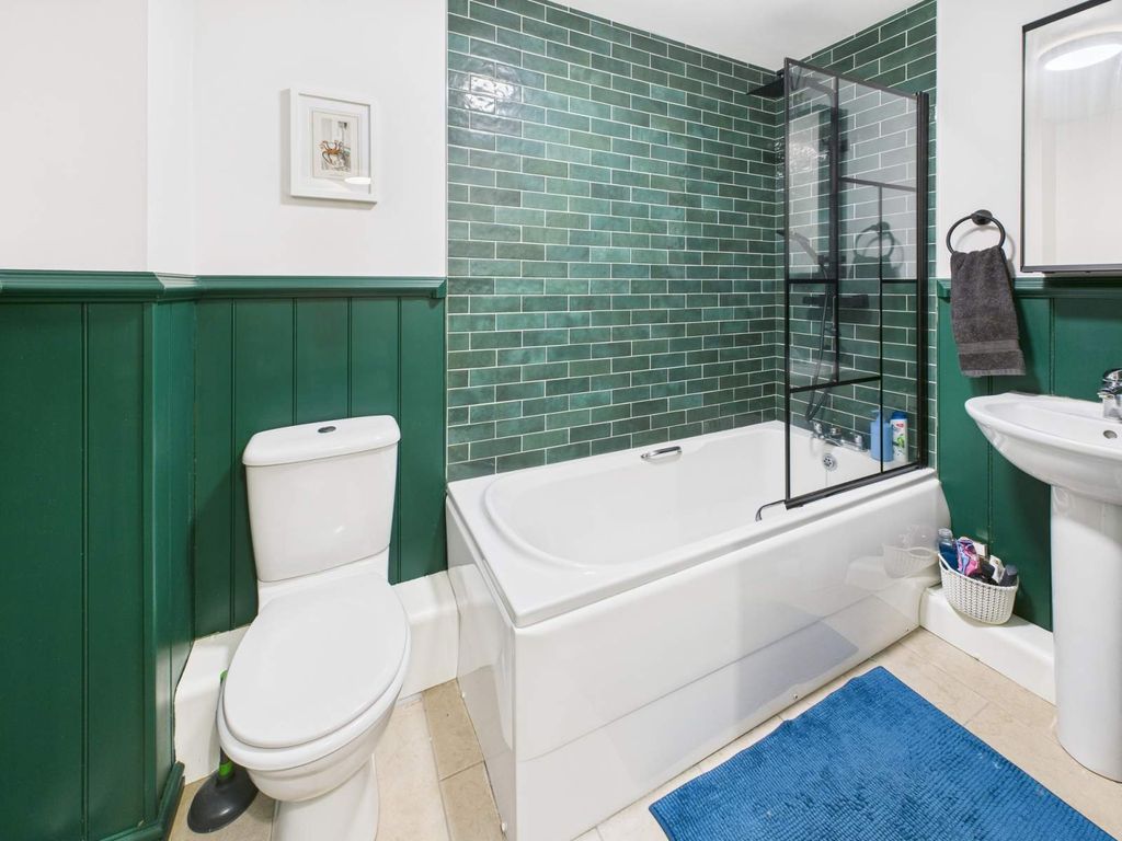 2 bed flat for saleTatham Road, Cardiff. CF14 photo 4