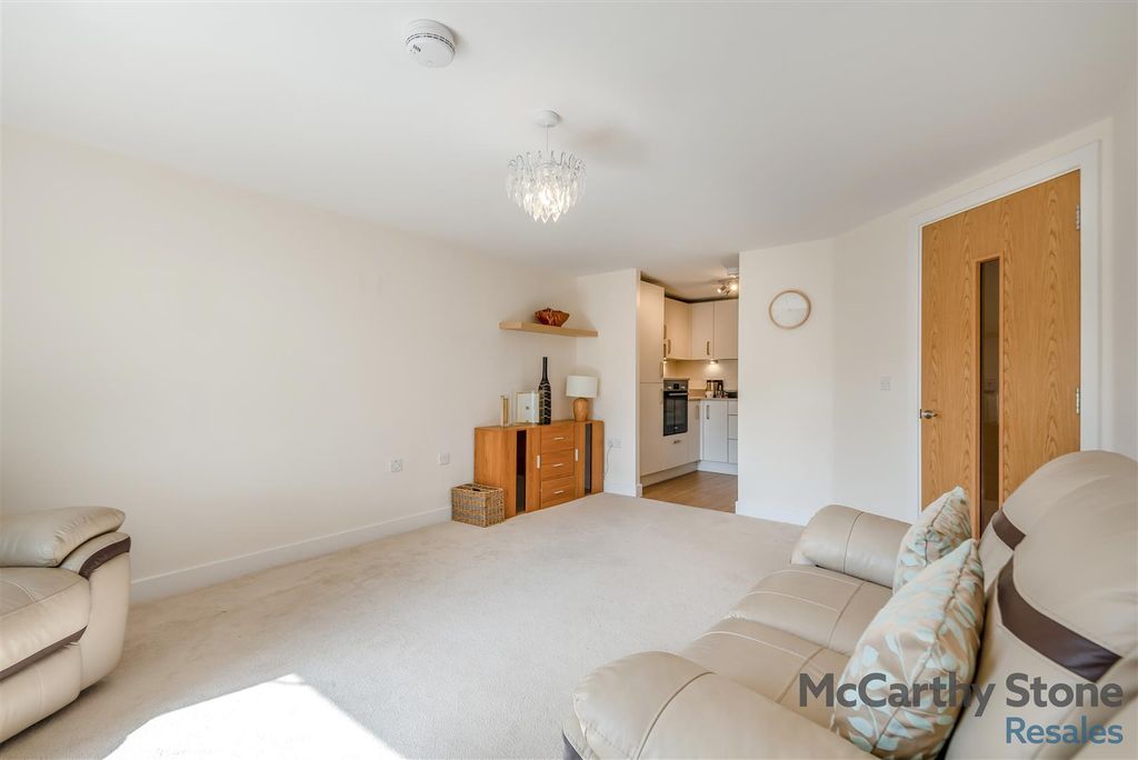 Additional image 24 of 1 bed flat for saleQueen Elizabeth Place, Orchard Lane, Alton GU34