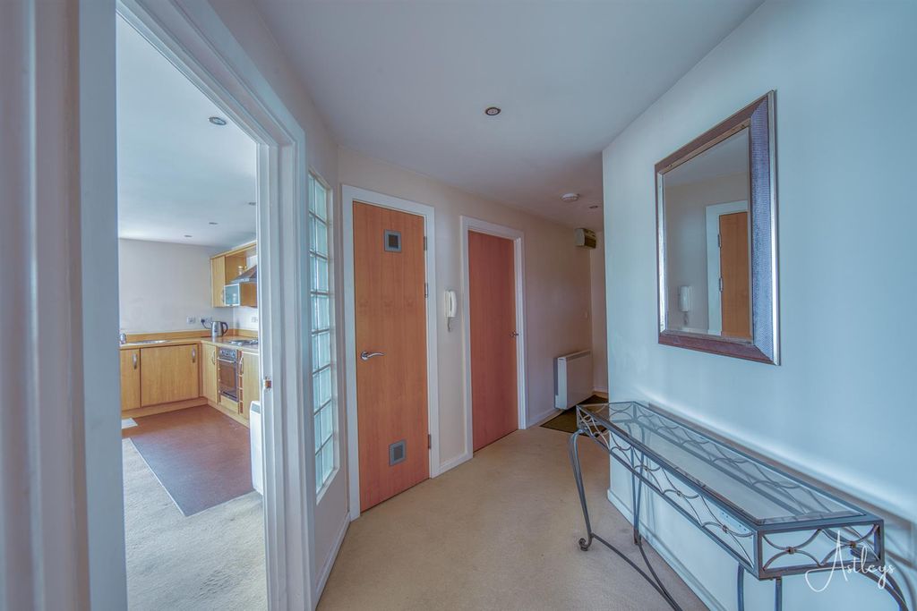 Additional image 8 of 3 bed flat for salePentre Doc Y Gogledd, Llanelli SA15