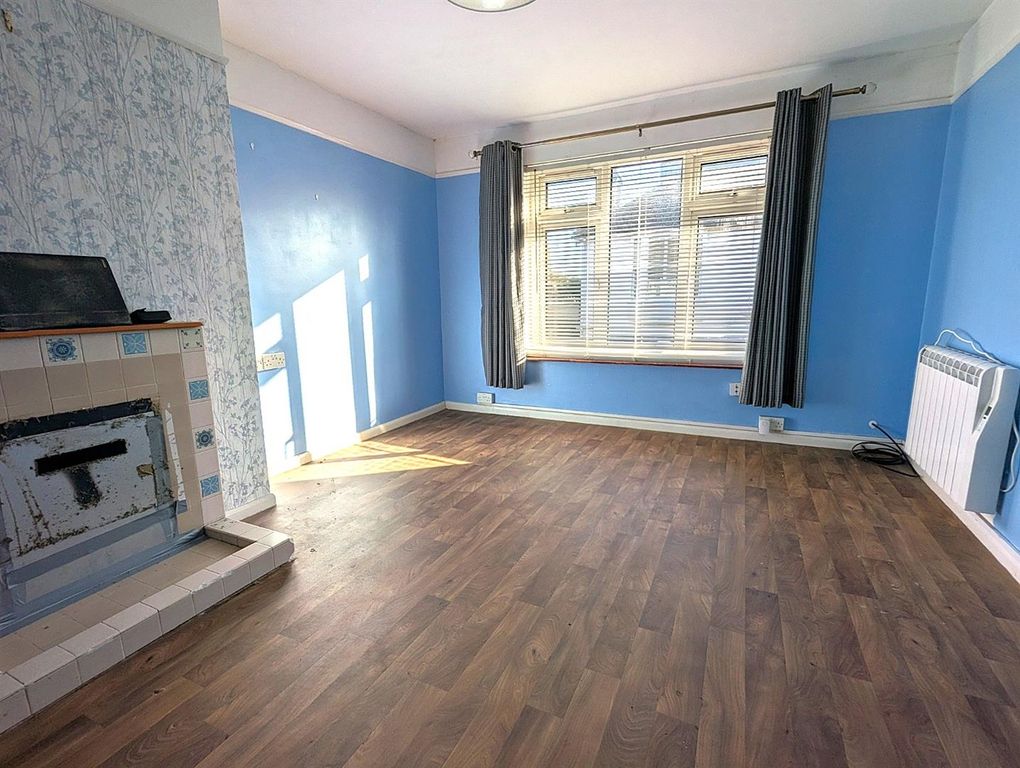 Additional image 4 of 2 bed flat for saleHigh Street, Bembridge PO35