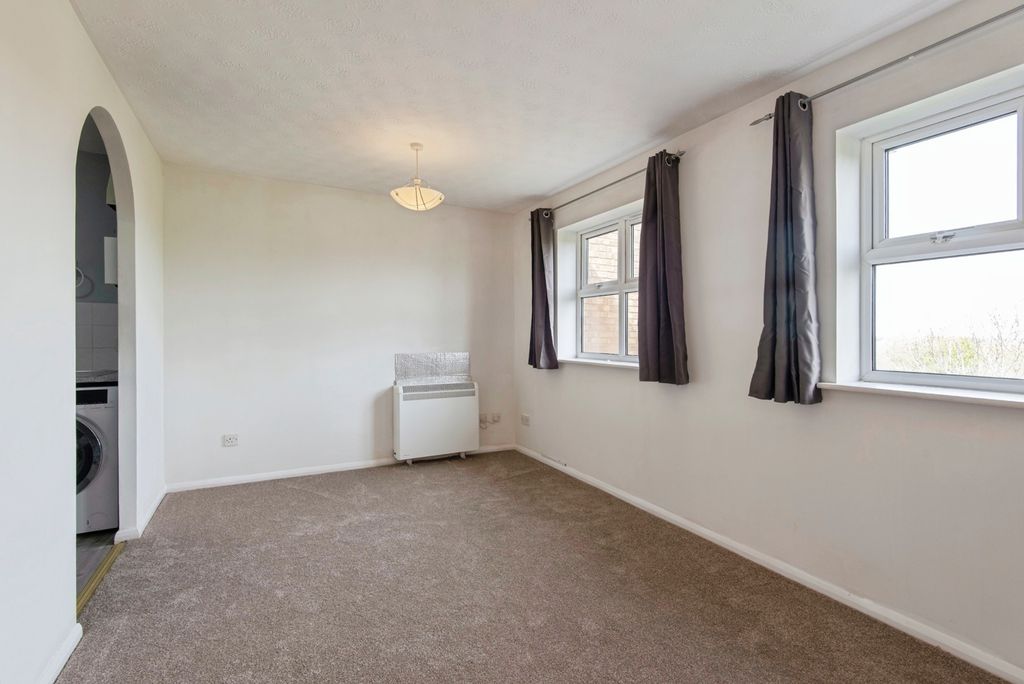 Additional image 2 of 1 bed flat for saleHoneysuckle Close, Biggleswade, Bedfordshire SG18