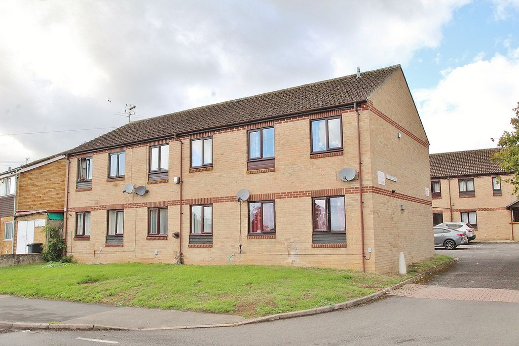1 bed flat for saleBurwell Court, Witney OX28