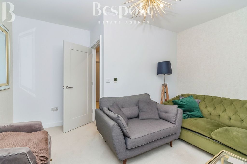 Additional image 10 of 4 bed terraced house for saleSunapee Road, Reading RG2