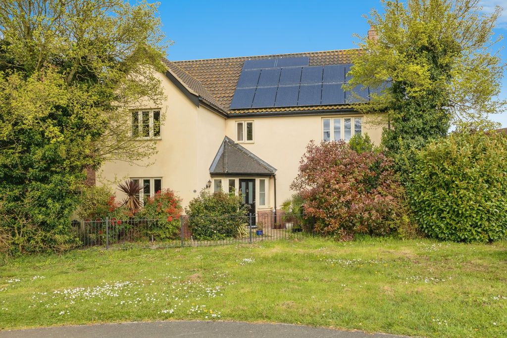 4 bed detached house for saleHoneysuckle Way, Attleborough, Norfolk NR17