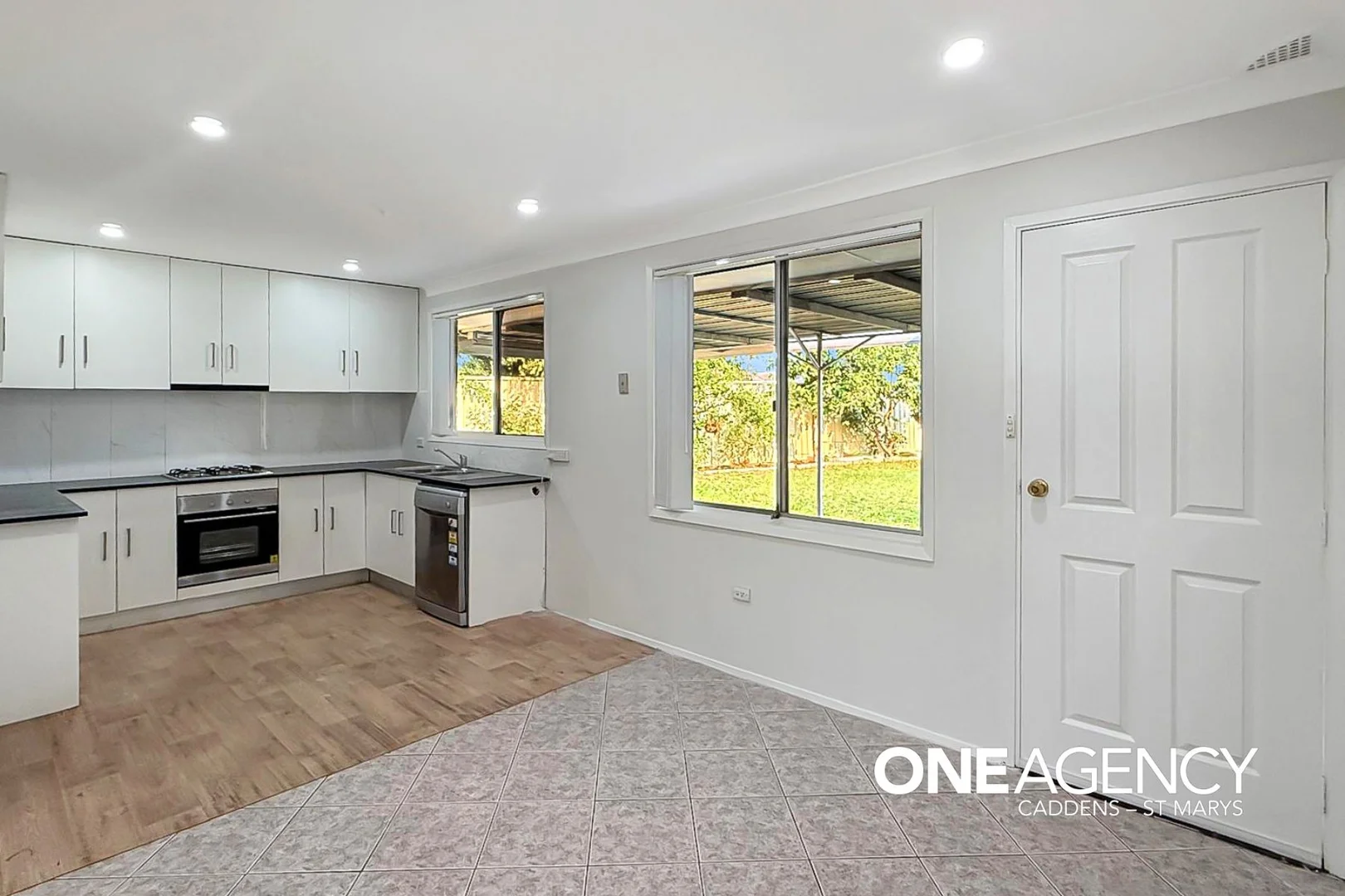4 Garrick Road, St Clair NSW 2759 photo 4