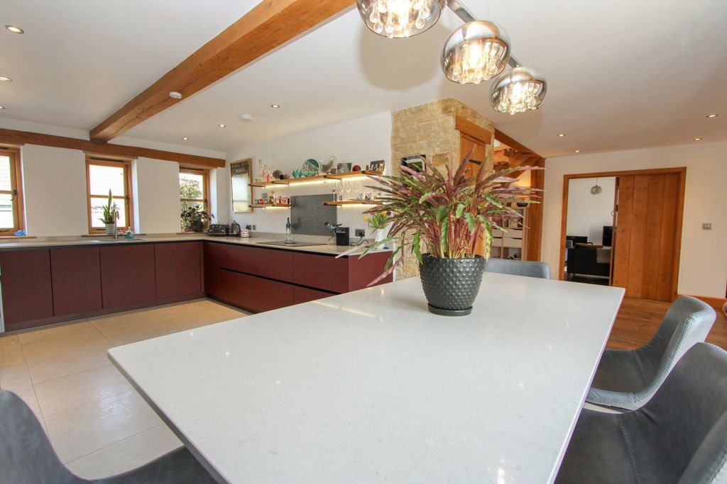 4 bed barn conversion for saleBadminton Road, Old Sodbury BS37 photo 5