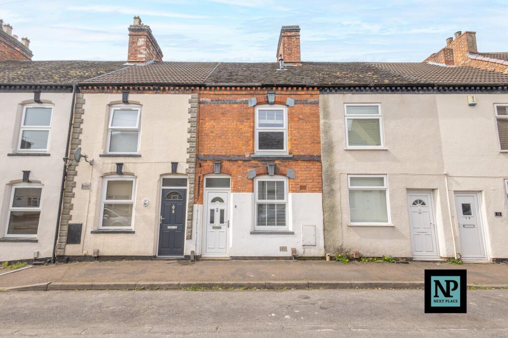 Cross Street, Kettlebrook, B77