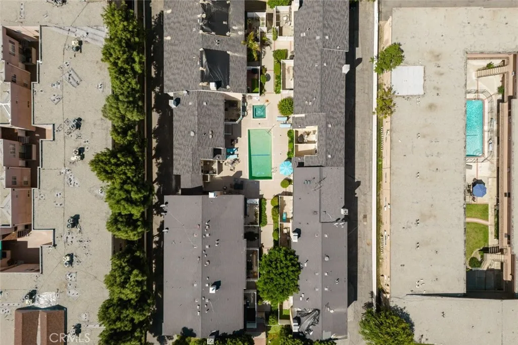 18643 Burbank Blvd Unit 7, Tarzana, CA 91356