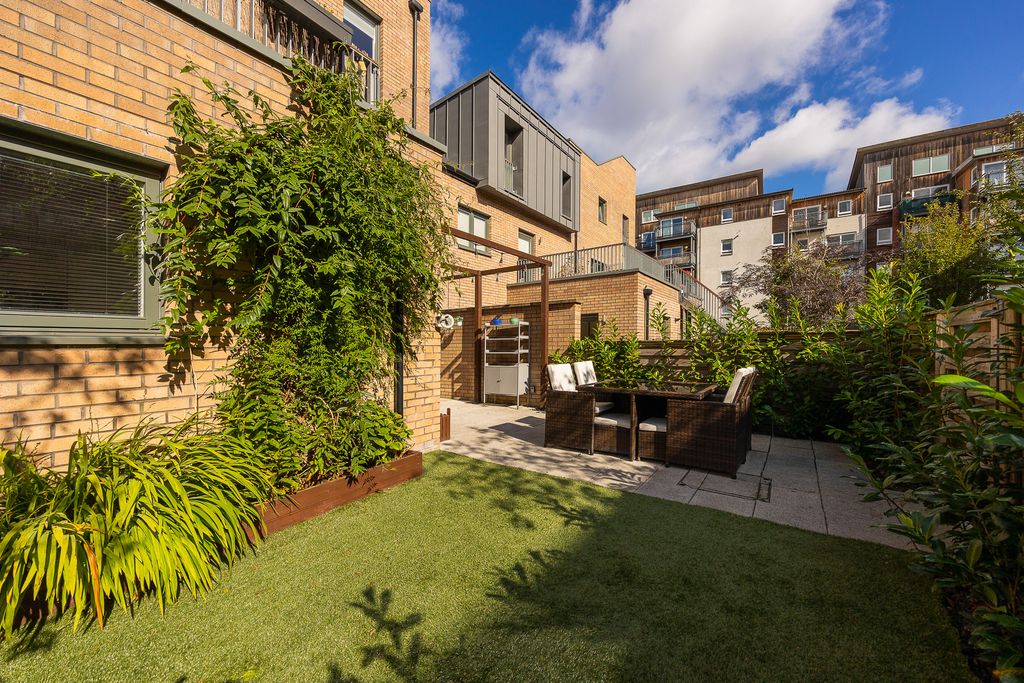 Additional image 33 of 4 bed town house for sale20 Lawrie Reilly Place, Edinburgh EH7