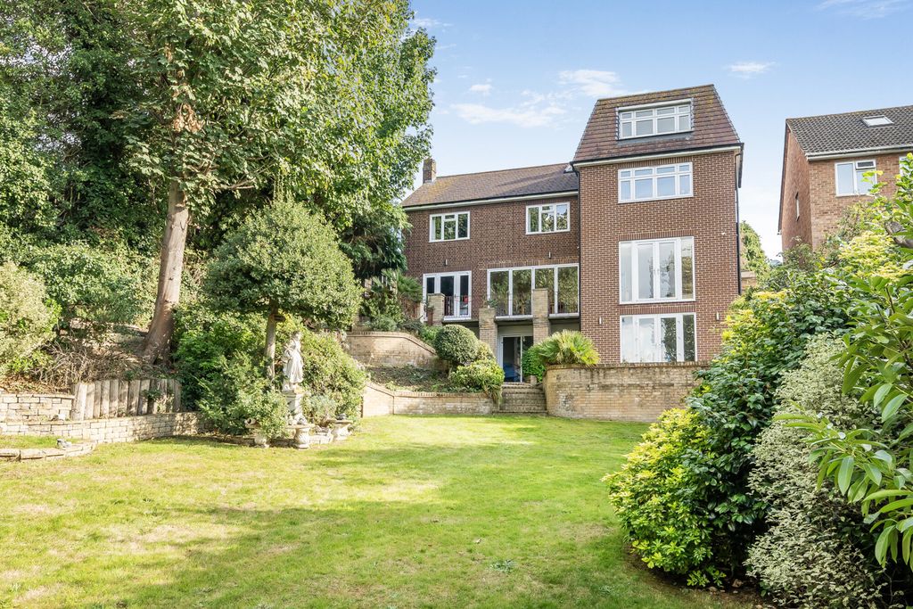 Additional image 18 of 8 bed detached house for saleFremantle Road, Belvedere DA17